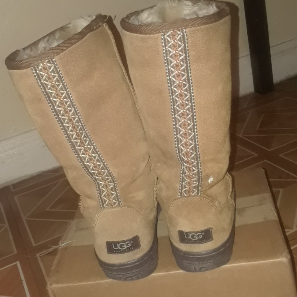 Ugg bundle - Picture 3 of 8